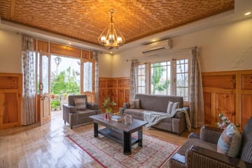 Ivy Manor - Image 5
