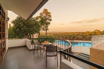 4 Premium Rooms @The Ivory Courtyard - Image 3