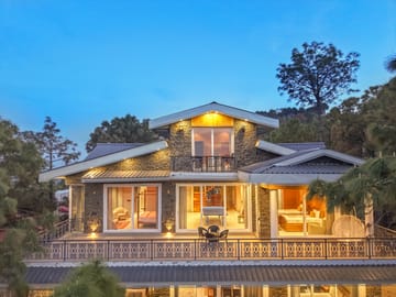 Kavya Villa | 4-BHK Pet-friendly Villa With Lounge, Game Zone, Sit-Out Areas & Panoramic Views in Kasauli Hills - Image 2
