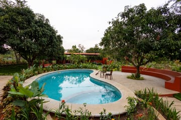 Tanira Farms Moonrise  | Contemporary Pet- friendly Igloo Cottage with Pool, Bar and Garden - Image 4