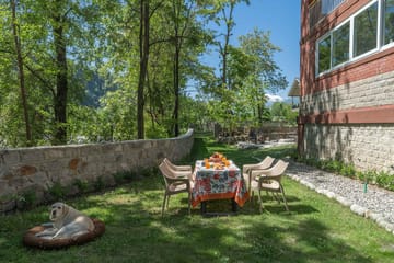 Shamrock Riverfront - Image 3