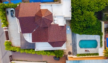 Valiyaveetil Mansion | 5-BHK Mansion With Private Pool, Home Theatre, Garden & Lift | Near New Marine Drive - Image 4