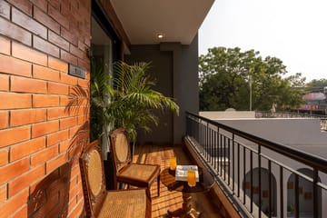 Ramalaya | 1-Room | Library | Balcony - Image 3