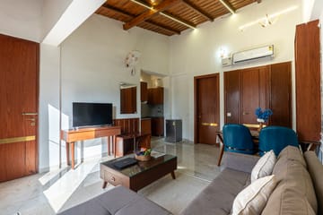 Lakefront S-2 | 1-BHK Apartment Close to Naukuchiatal Lake - Image 4