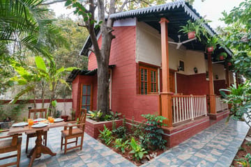 Woods & Bricks Cottage - Image 3