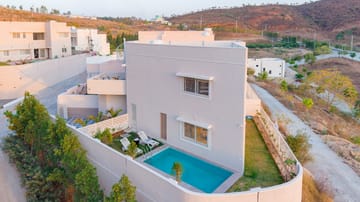 Shourya Viola | 3-BHK Villa with Private Pool, Garden & Panoramic 360° hill view - Image 4