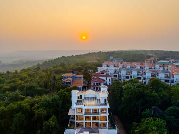 Valley View | 5-BHK Villa With Private Pool, Sit-out Areas, TT Table, Pool Table, Bar & Scenic Views - Image 4
