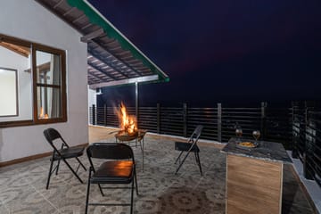 SnowPeak Villa | 3-BHK Pet-friendly Hideaway with Sit-Outs & Glass Patio, Garden &Hill Views - Image 5
