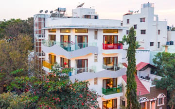 The Jazminn Alloyhall | 3-BHK Pet-friendly Apartment with Balcony | Near Bengaluru Palace - Image 2