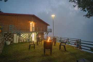 The Urban Escape Solace | 1 Deluxe Room With Hill Views - Image 3