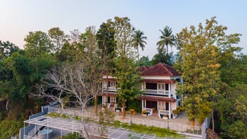 Vintage Retreat | 5-BHK Riverfront Heritage Villa With Speed Boat, Ayurvedic Spa & Cultural-Themed Rooms Near Malayattoor - Image 2