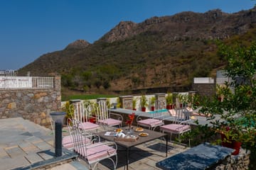 Mandovar Mountain Valley Retreat | 4 Room Pet-friendly Suite In a Private Estate with Shared Pool, Garden, Restaurant & Hill Views - Image 4