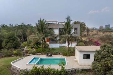 The Green Courtyard - Image 3