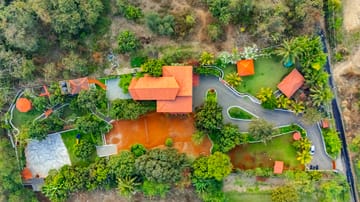 Valdivian Villa | 3-BHK with Verandah, Temple and Machan - Image 4