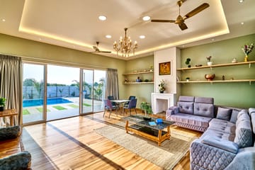 Six Oaks - Image 4