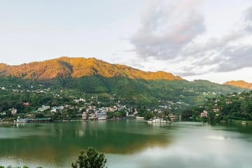 Lakeview Manor | Charming 5-BHK Lakeside Retreat With Garden & Balconies - Image 5