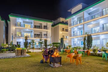 Kingdom Heartz |  Cosy Pet-friendly Studio Apartment With Balcony, Common Pool, Common Garden & Restaurant - Image 2