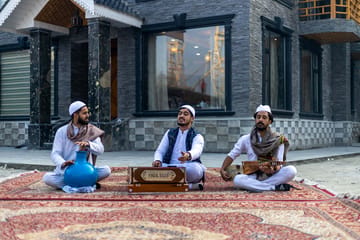 Frozen Fall - Tangmarg w/ Breakfast Included - Image 4
