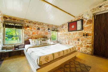 Premium Room @ Mulberry Tree House - Image 4