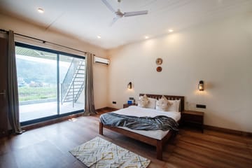 Pebble House - Image 4