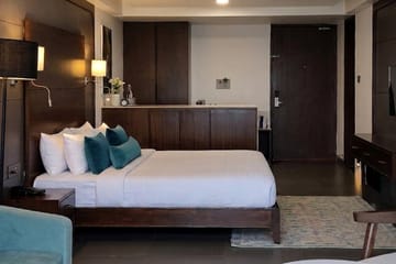 Emperior Suite w/ Valley View & Jacuzzi @ Vee Resort - Image 4