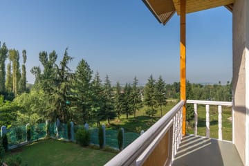 Lakeside Panorama - Image 4