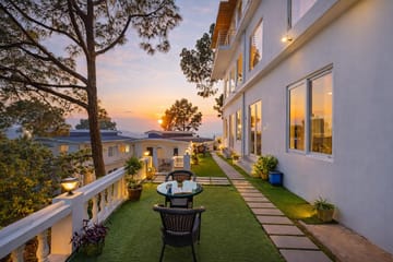 Stars and WindSongs | 1 Hilltop Suite with Shared Pool, Bonfire, Game Zone, Alfresco Dining & Relaxing Garden Spaces - Image 4