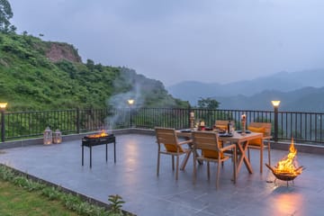 Amaya W/ Heated Outdoor Pool - Image 4