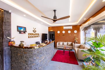 Emmanuel Residency | Suite with Private Jacuzzi | Easy Access to Lulu Mall & City Metro - Image 3