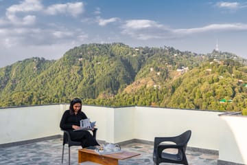 Snowdrop Glamps | Pet-Friendly Dome Cottage with a Common Terrace & 270° Mountain Views | Near Mall Road, Popular Cafés & Landmarks - Image 3