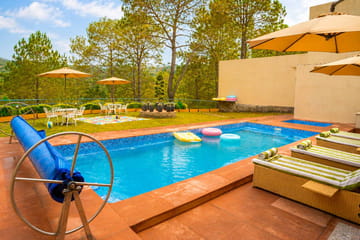 Juniper w/ Private Jacuzzi @ Sirmour Baag - Image 5