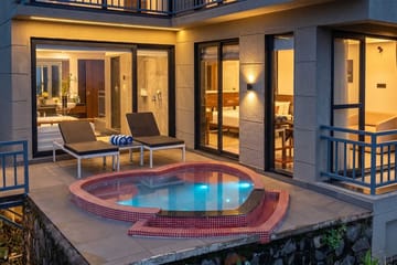 Emperior Suite w/ Heart Pool & Jacuzzi @ Vee Resort - Image 2