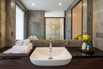 Royal Suite w/ Valley View @ Vee Resort - Image 4