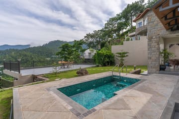Amaya W/ Heated Outdoor Pool - Image 3
