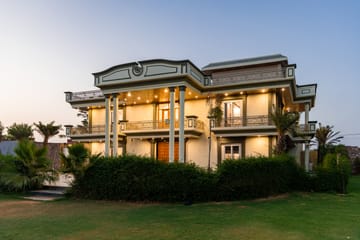 Gold Palm Granola | Elegant Room in a Serene Resort with Shared Pool, Dining, & Garden | Near Popular Tourist Attractions - Image 2