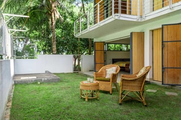 Davey's Townhouse - Image 2