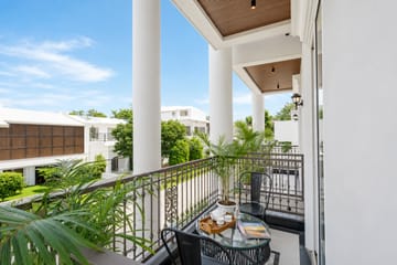 Kalyan Mansion Primrose | Elegant Room W/ Private Balcony, Shared Outdoor Space, Lift & Scenic Views - Image 4