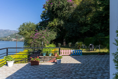 Gardens On The Lake