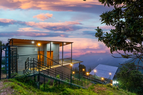 Retreat by The Kiana W/ Indoor Jacuzzi