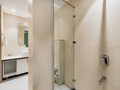 Shukrana 4BHK Luxury Retreat | Mall Road