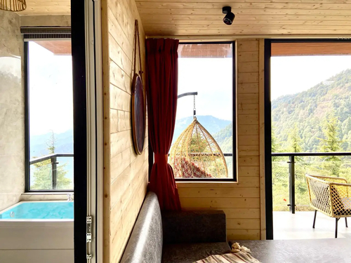 Retreat by The Kiana W/ Indoor Jacuzzi