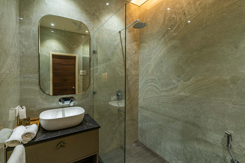 D’Amour w/ Breakfast