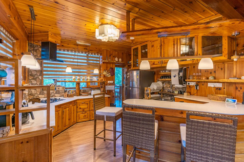 ChaletShanagManali- 4 BR Chalet