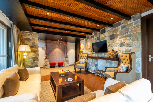 Shukrana 4BHK Luxury Retreat | Mall Road