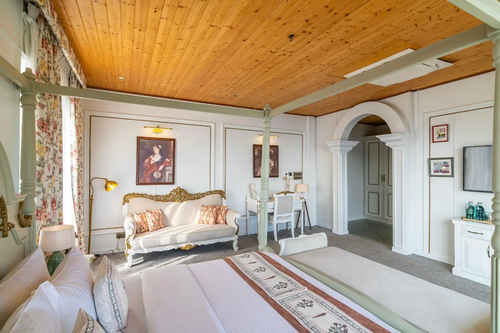 The English Country House | Victorian Suite