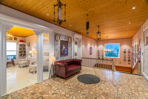 The English Country House | Victorian Suite