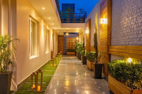 D’Amour w/ Breakfast