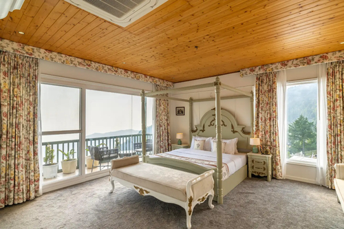 The English Country House | Victorian Suite