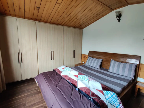 The Cloudberry | Cozy Hill Retreat with Balcony & Heated Interiors