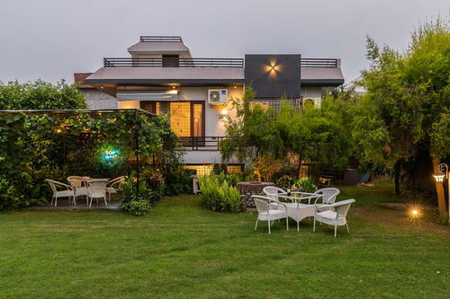 The Magnolia Farm w/ Indoor Pool & Jacuzzi